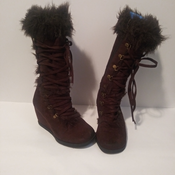 lace up wedge heel boots with faux fur - Picture 4 of 10